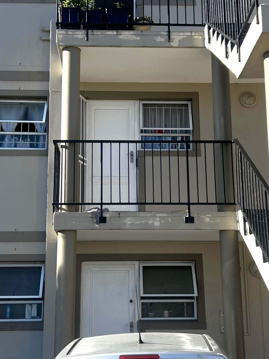 2 Bedroom Property for Sale in Guldenland Western Cape